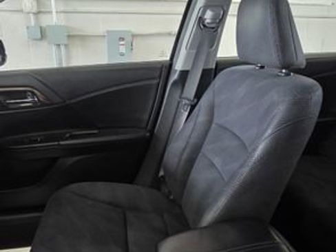 Used 2016 Honda Accord EX image 22