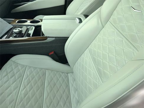 Used 2025 Cadillac Escalade Sport Platinum image 6