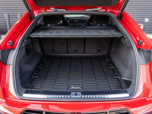 Used 2024 Lamborghini Urus Performante AWD/4WD image 49