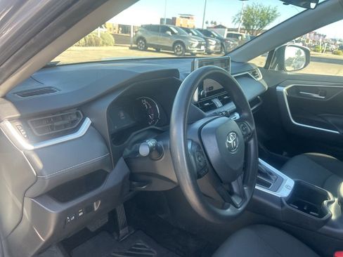 Used 2024 Toyota RAV4 XLE FWD image 5