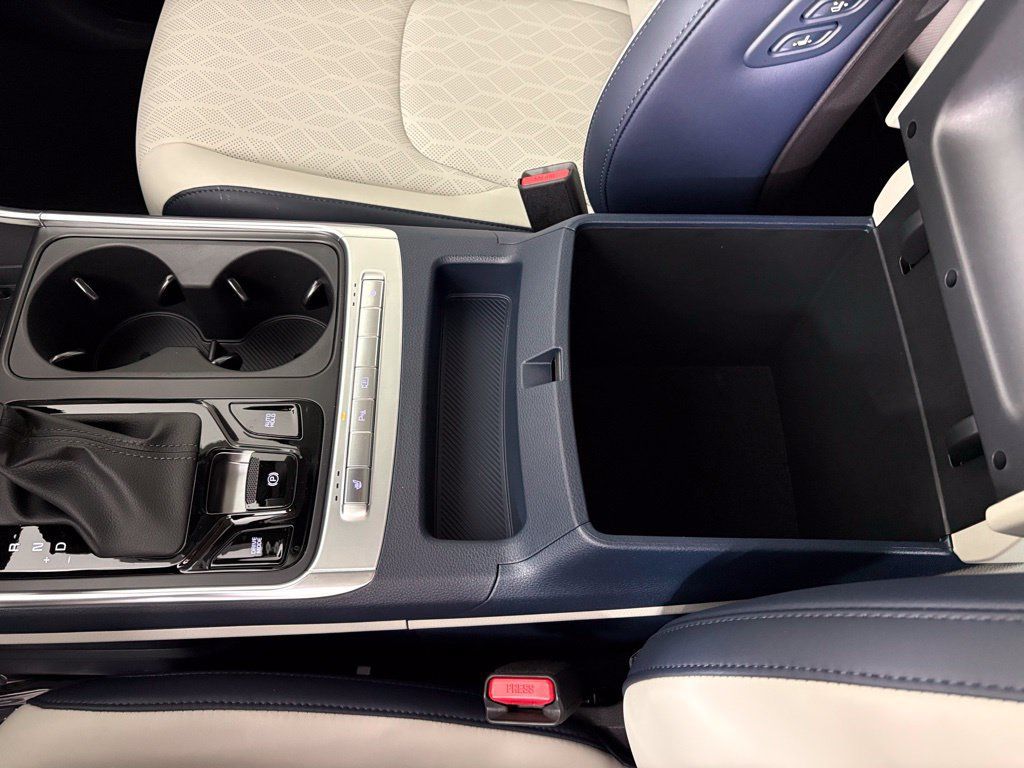 New 2026 Kia Carnival EX FWD image 33