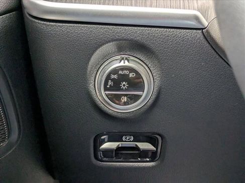 Certified 2025 Mercedes-Benz C 300 Sedan image 10