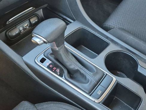 Used 2017 Kia Optima LX FWD image 14
