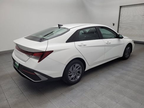Used 2024 Hyundai Elantra SEL FWD image 10
