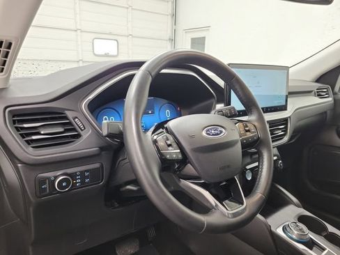 Certified 2025 Ford Escape Platinum AWD/4WD image 20