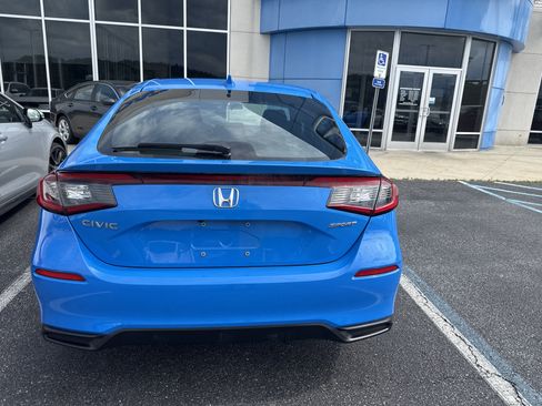 Used 2022 Honda Civic Sport image 4