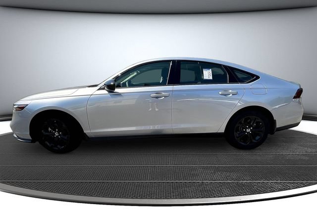 Used 2025 Honda Accord SE image 8