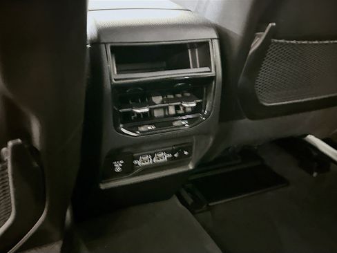 Used 2023 Jeep Grand Cherokee Limited w/ Black Appearance Package AWD/4WD image 28