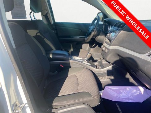 Used 2012 Dodge Journey SXT w/ Flexible Seating Group image 15
