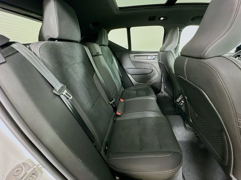 Used 2024 Volvo XC40 B5 Ultimate w/ Climate Package AWD/4WD image 40