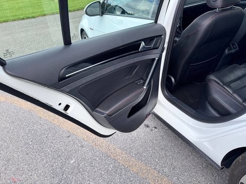 Used 2017 Volkswagen GTI Autobahn FWD image 5