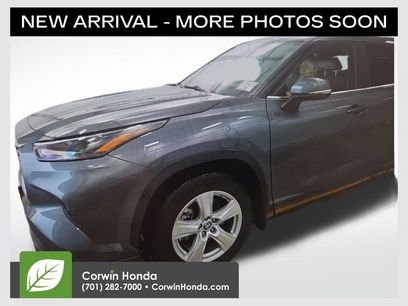 Used 2023 Toyota Highlander LE