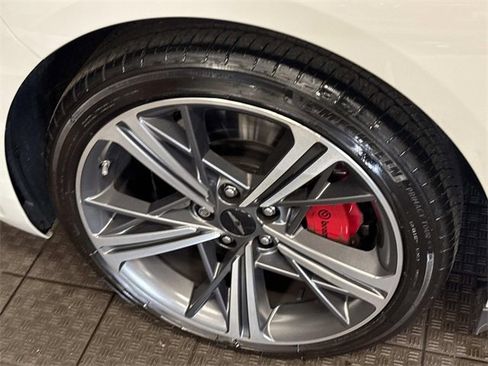 Used 2025 Genesis G70 3.3T Advanced w/ Sport Prestige Package image 11