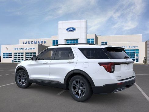 New 2026 Ford Explorer Active w/ Active Comfort Package image 4