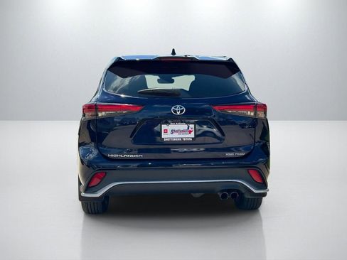Used 2023 Toyota Highlander XSE AWD/4WD image 6