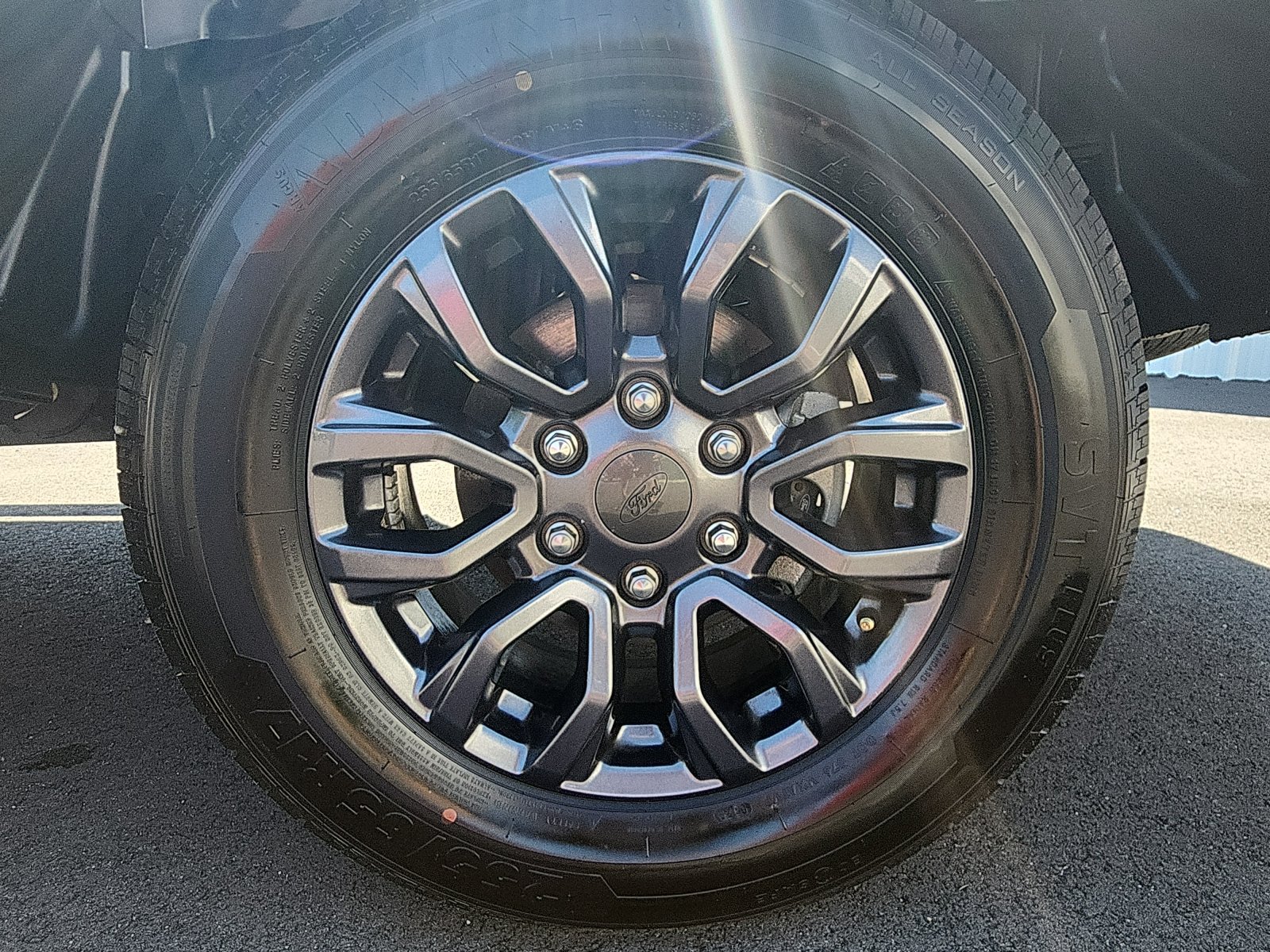 Used 2019 Ford Ranger XLT w/ Equipment Group 302A Luxury AWD/4WD image 9