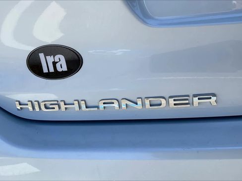 Used 2023 Toyota Highlander XLE AWD/4WD image 33