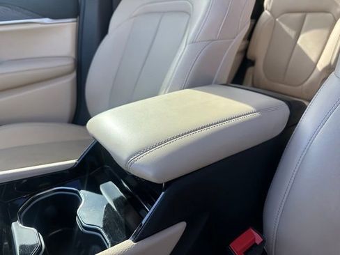 Used 2022 Jeep Grand Cherokee L Limited w/ Luxury Tech Group II AWD/4WD image 12
