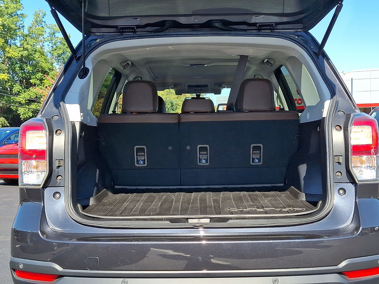 Used 2017 Subaru Forester 2.5i Touring AWD/4WD image 30