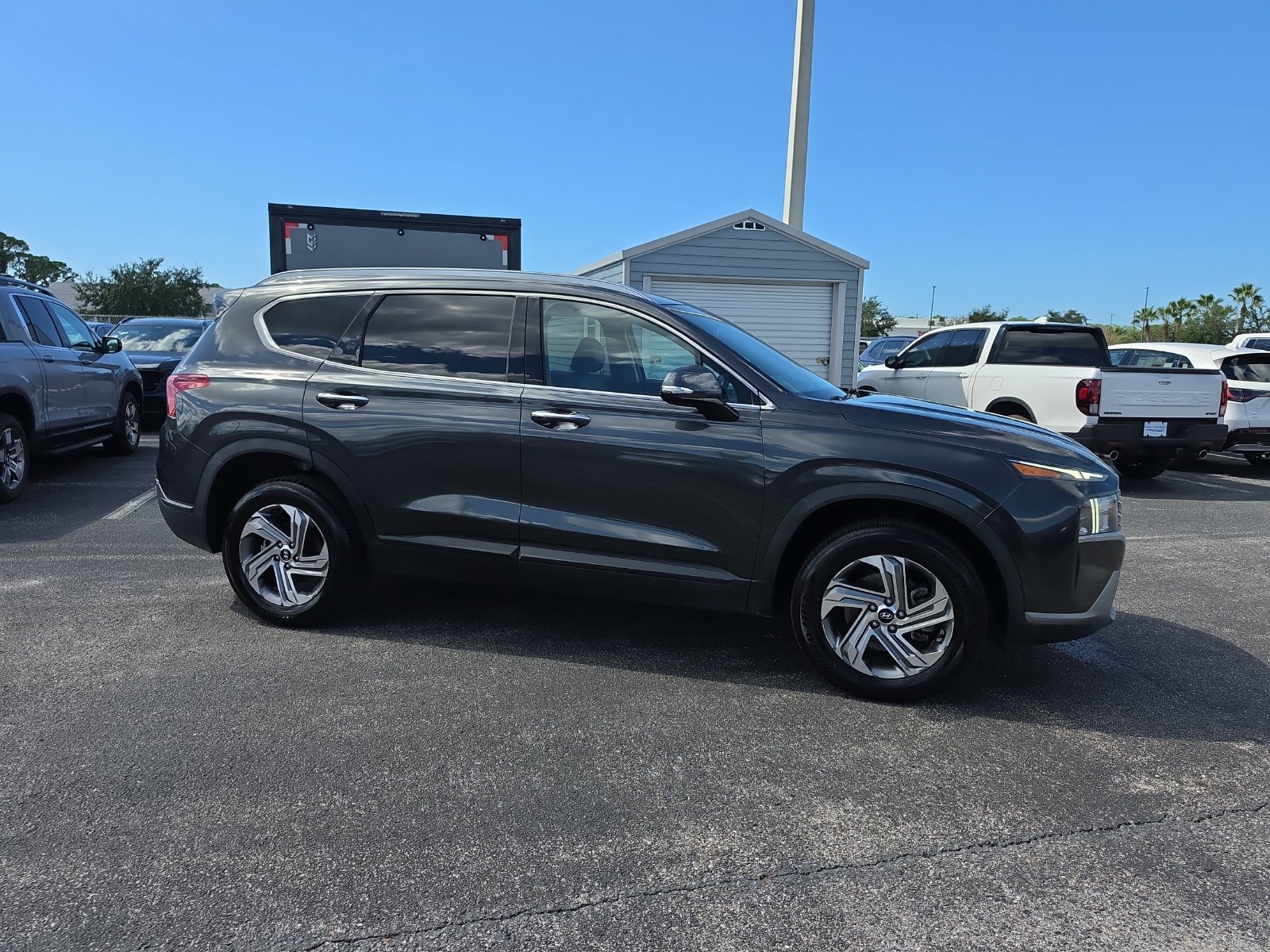 Used 2023 Hyundai Santa Fe SEL AWD/4WD image 2