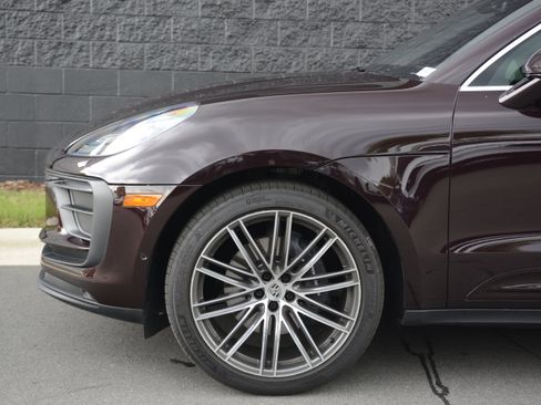 Certified 2026 Porsche Macan AWD/4WD image 38
