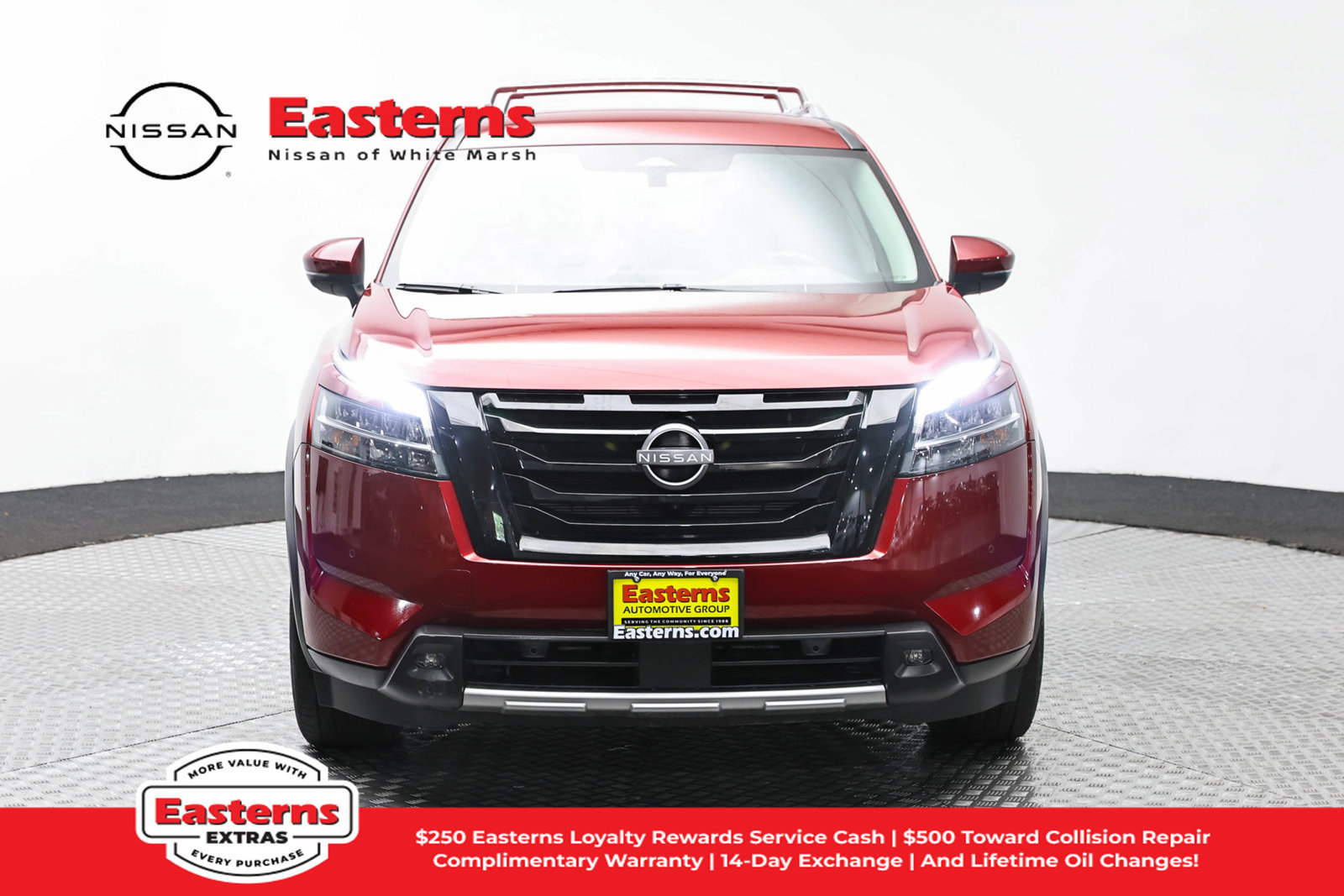 Used 2023 Nissan Pathfinder SL w/ Lighting Package (N92) AWD/4WD image 2