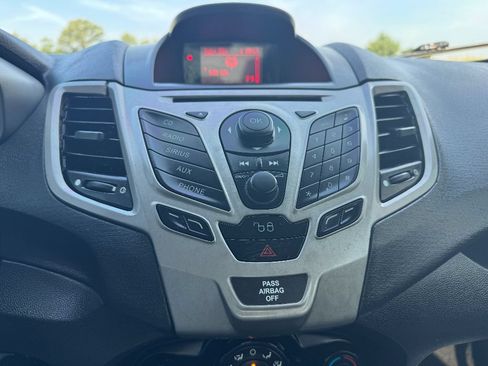 Used 2011 Ford Fiesta SE w/ 203A Rapid Spec Order Code FWD image 29