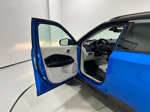 Used 2019 Jeep Compass Limited AWD/4WD image 26