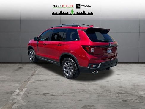 Used 2024 Honda Passport TrailSport image 3
