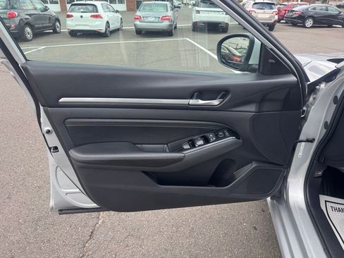 Used 2021 Nissan Altima 2.5 SV FWD image 29