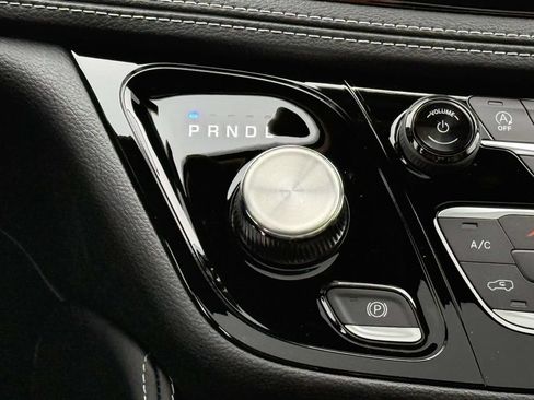 New 2026 Chrysler Pacifica Limited w/ Uconnect Theater Family Group AWD/4WD image 24