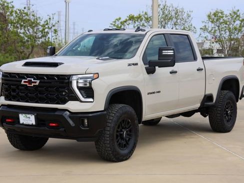 New 2026 Chevrolet Silverado 2500 ZR2 w/ LPO, Dark Essentials Package AWD/4WD image 3