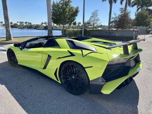 Used 2016 Lamborghini Aventador LP 750-4 Superveloce image 11