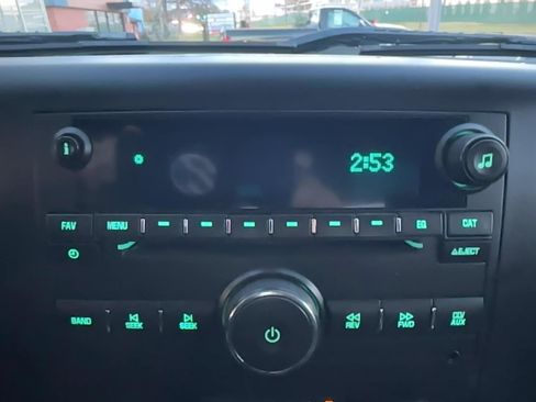 Used 2011 GMC Sierra 2500 SLE w/ SLE Preferred Package image 8