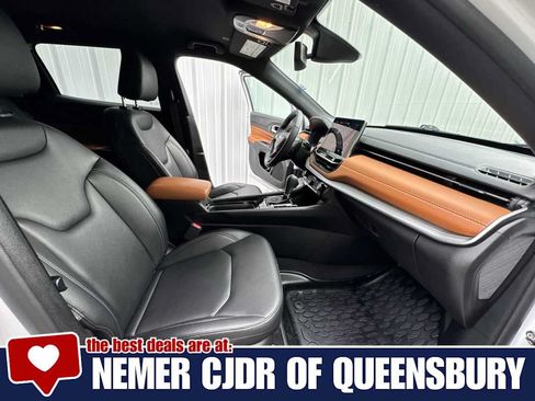 Used 2025 Jeep Compass Limited AWD/4WD image 24