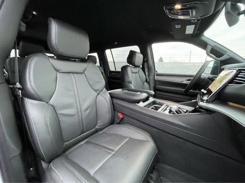 New 2026 Jeep Grand Wagoneer image 29