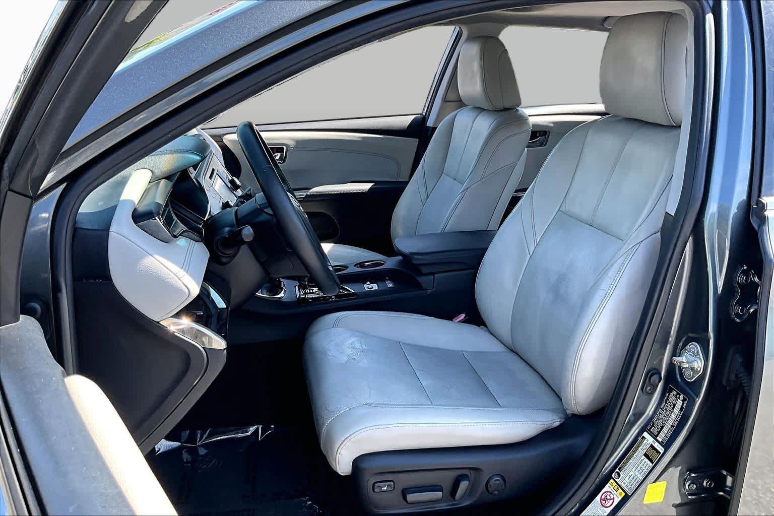 Used 2017 Toyota Avalon Limited FWD image 8
