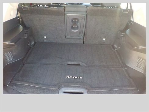 Used 2019 Nissan Rogue SV w/ Premium Package image 38