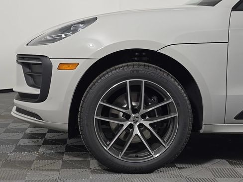 Used 2026 Porsche Macan AWD/4WD image 11