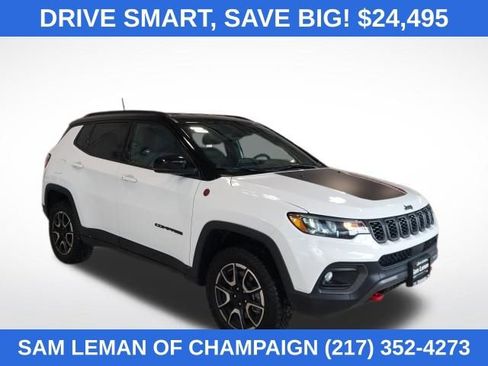 Used 2024 Jeep Compass Trailhawk w/ Trailhawk Convenience Group image 1