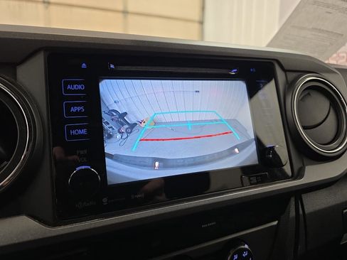 Used 2019 Toyota Tacoma TRD Off-Road image 47