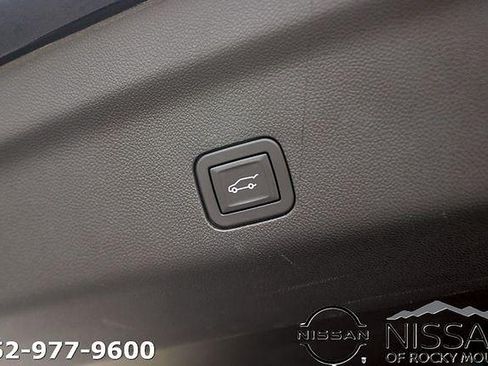 Used 2024 Chevrolet Tahoe LT RWD image 18