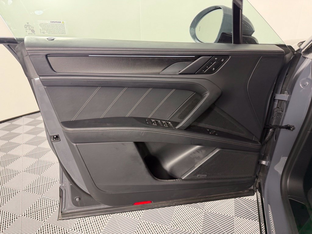 Certified 2026 Porsche Cayenne Turbo AWD/4WD image 17
