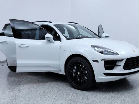 Used 2020 Porsche Macan Turbo image 12
