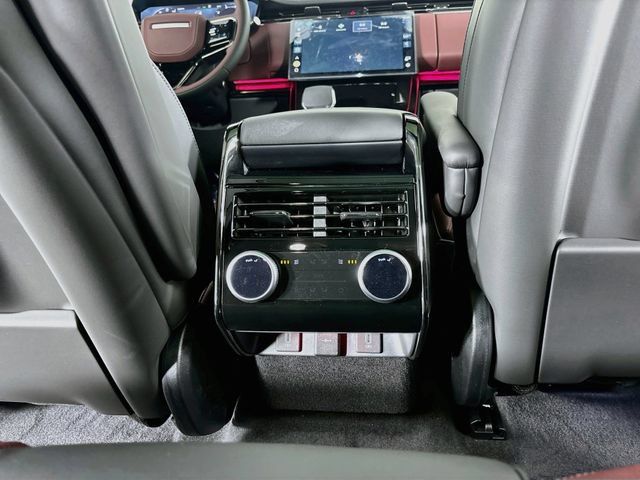 New 2027 Land Rover Range Rover Sport Dynamic SE AWD/4WD image 24