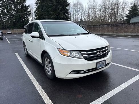 Used 2016 Honda Odyssey SE image 2