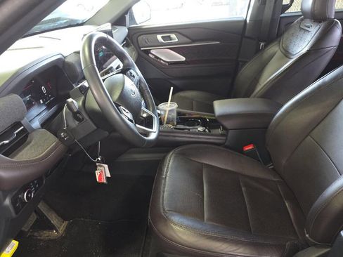 Used 2025 Ford Explorer Platinum w/ LUX Leather Package image 7