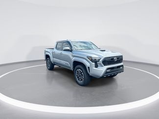 Used 2025 Toyota Tacoma TRD Sport AWD/4WD video 2