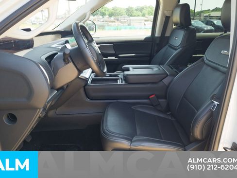 Used 2025 Ford Expedition Platinum AWD/4WD image 17