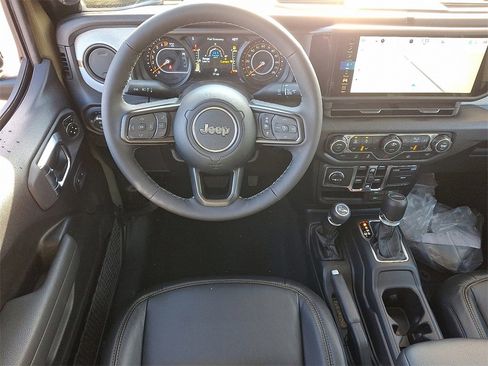 New 2025 Jeep Gladiator Sport image 7